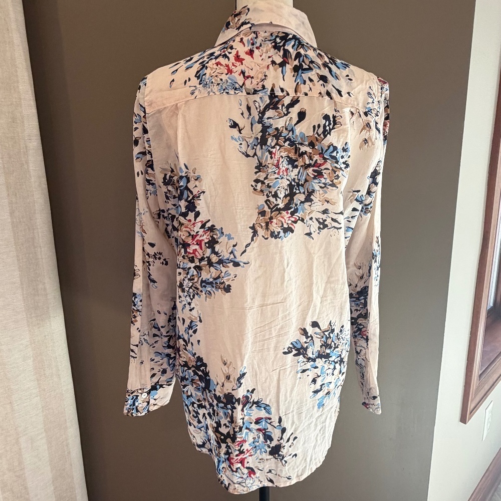 White House Black Market Soft Pink Floral Long Sleeve Silk Blend Shirt, Size 8 - Picture 6 of 13